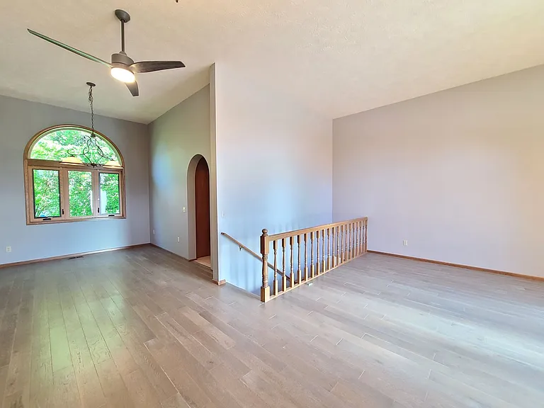 3425 E 61st Ave — Photo 7