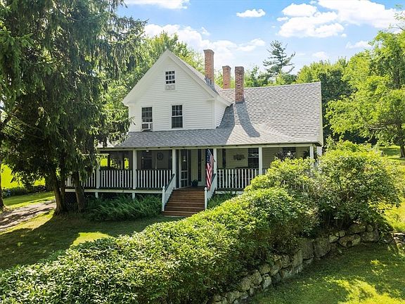 2nd image of 134 Barker Hill Rd