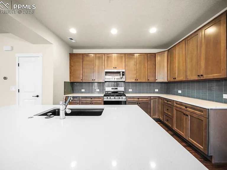 3166 Montezuma Rd — Photo 10