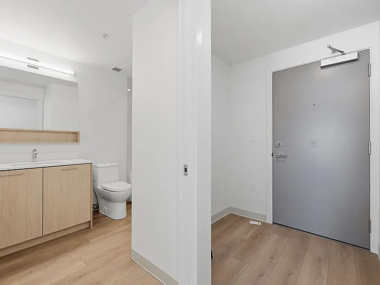 1529 Oxford St — Photo 102