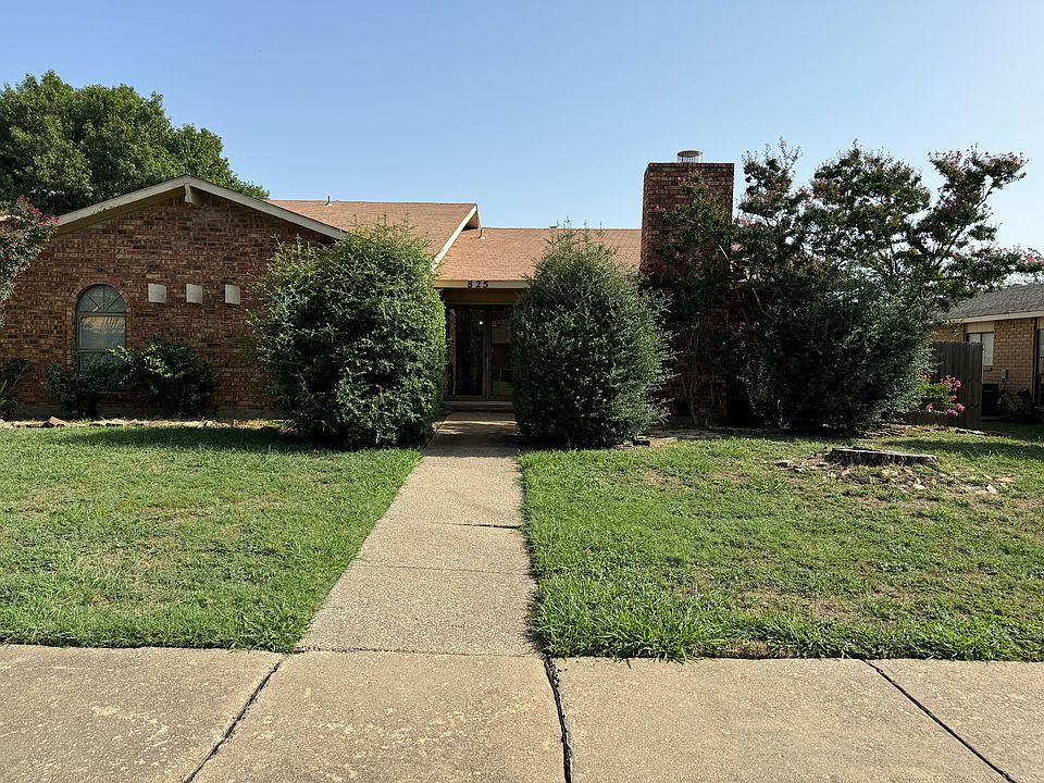 1st image of 825 Stonetrail Dr
