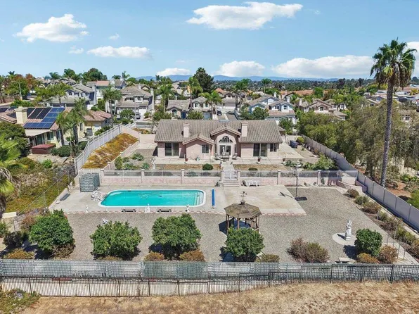 638 Cantara Ln, Vista, CA 92081