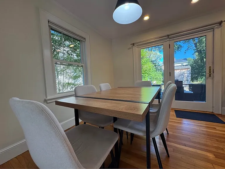 182 Margaret St — Photo 16