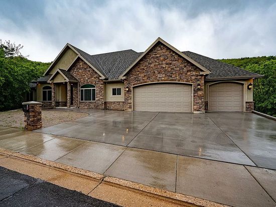 1284 E Canyon Creek Dr, Bountiful, UT 84010