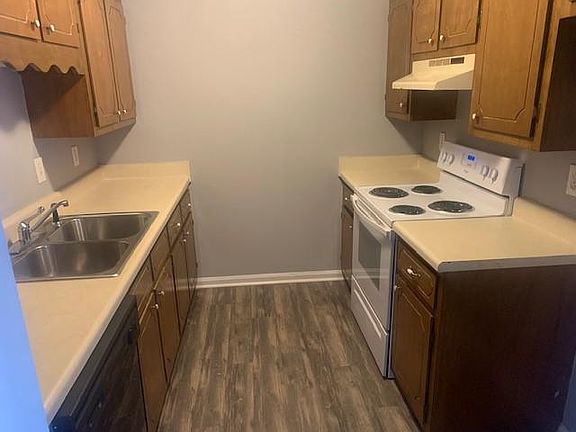 3rd image of 1239 Parkway Pl #F