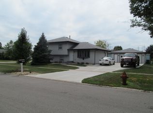 1425 Addleman St, Joliet, IL 60431