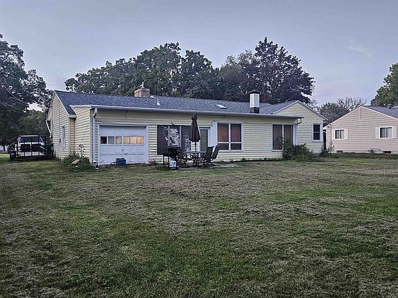 4th image of 2620 E Ridge Rd