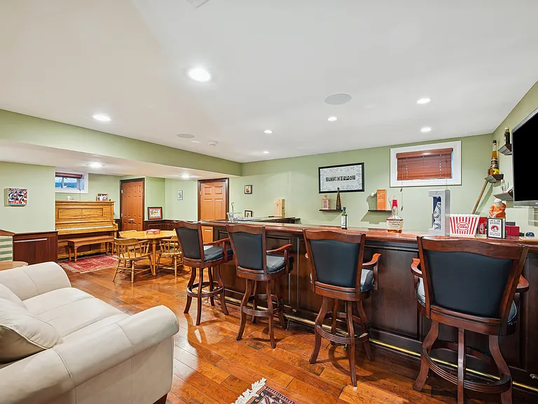 309 Old Sag Harbor Rd — Photo 15