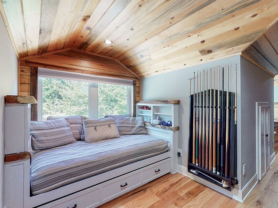 31st image of 2622 Poplar Knoll Dr