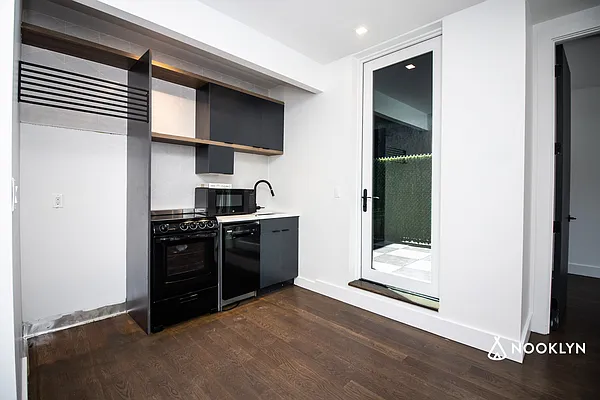Rented by Nooklyn NYC LLC | media 44