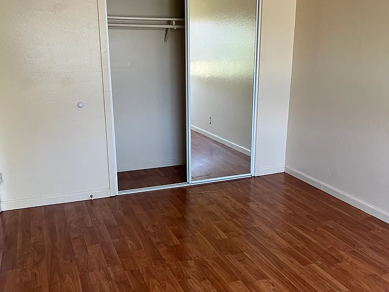 140 Lincoln Ave — Photo 4