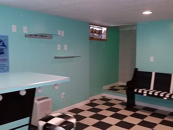 Basement wet bar