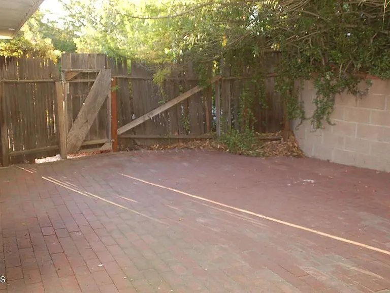 1637 Raymond Hill Rd — Photo 24