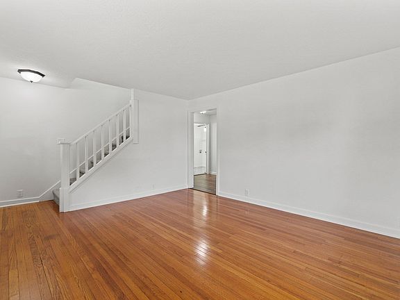 3rd image of 680 N Maddux St