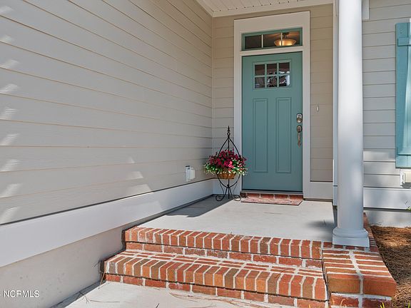 3rd image of 3054 Irwin Drive SE