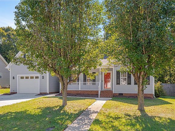 3rd image of 204 Esteban Ct