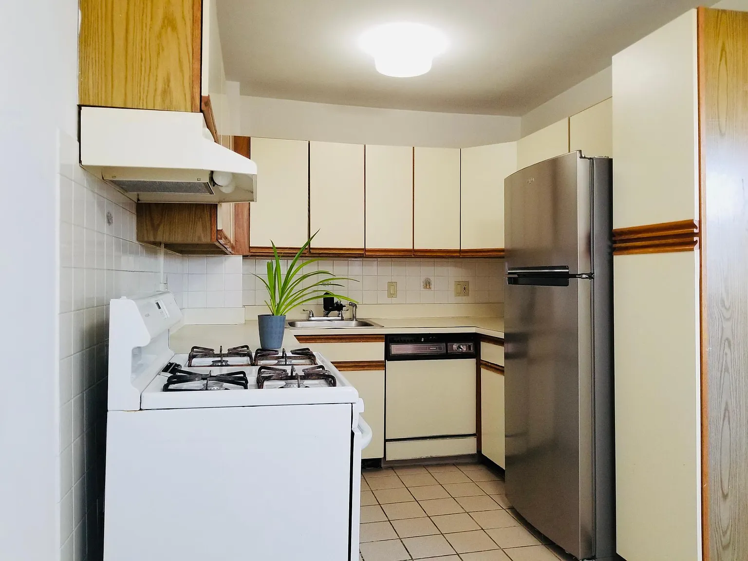 11 Bedford Ave — Photo 2