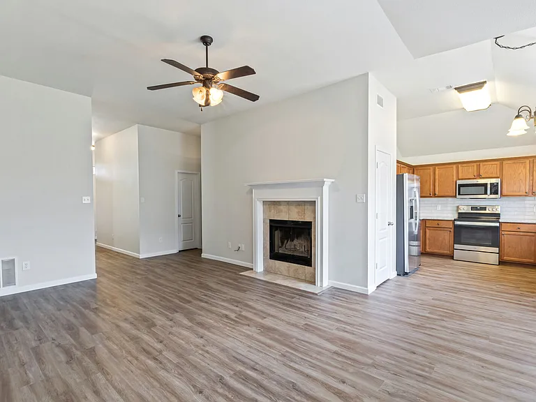 7807 Fieldstone Dr — Photo 6