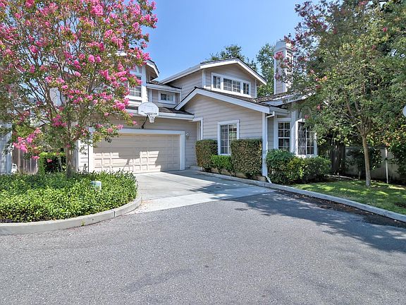 4th image of 12176 Saratoga Villa Pl