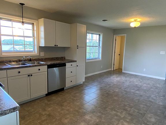 5th image of 2661 Holston Dr