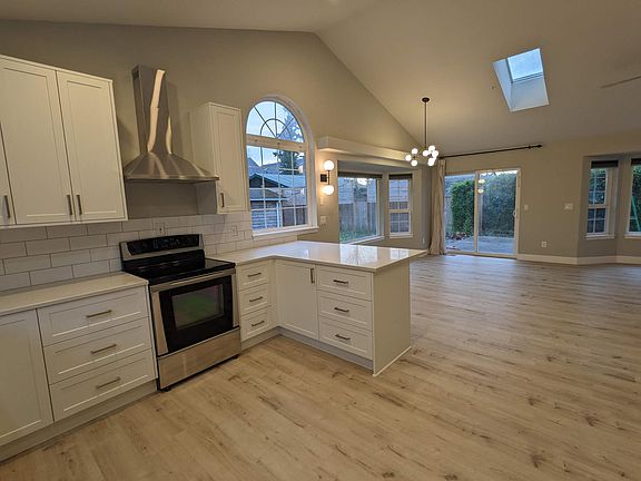 5th image of 4618 Basswood Dr
