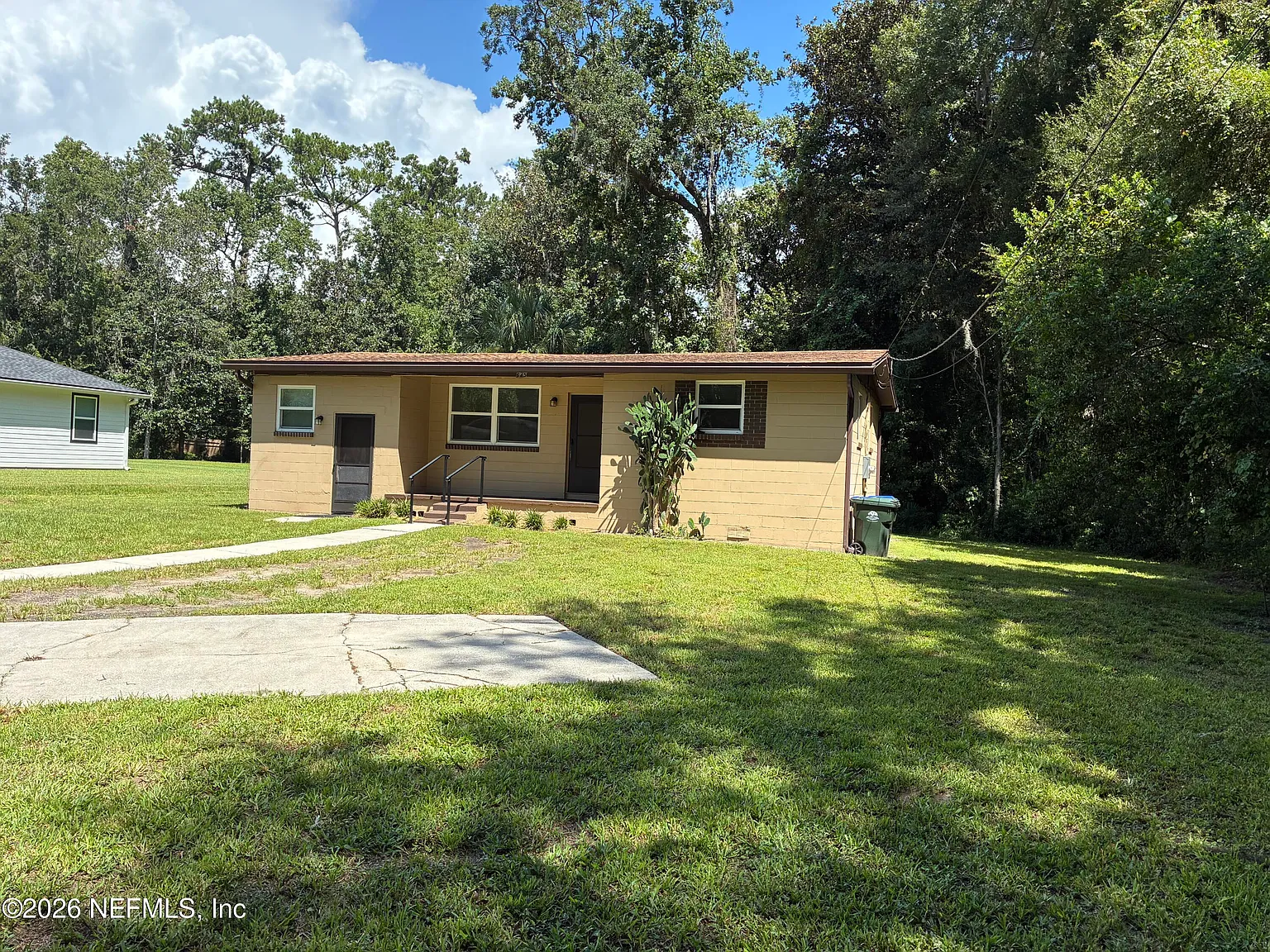 3 bed, 2.0 bath, 1092 sqft, $1,395 — Photo 4