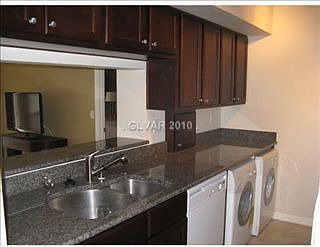 4th image of 697 Oakmont Ave Unit 3305