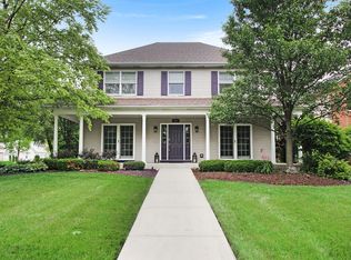 561 W 3rd St, Elmhurst, IL 60126