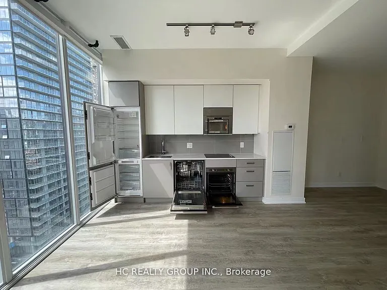 17 Dundonald St #1701 — Photo 7