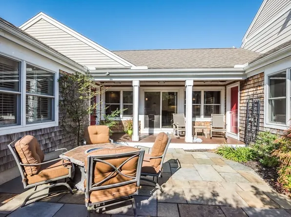 29 Whitcomb Gdn, Plymouth, MA 02360