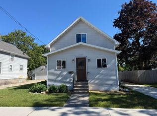 1042 Tyler Ave, Oshkosh, WI 54902