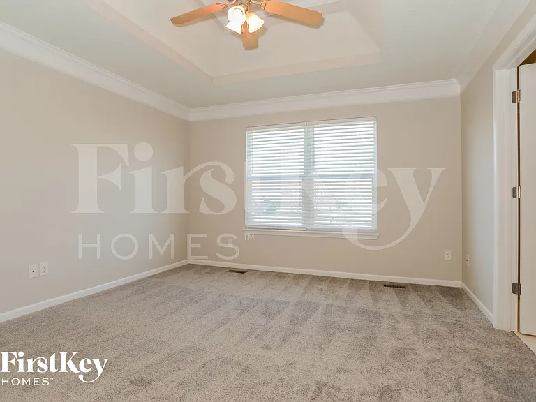 728 Corrington Dr — Photo 9