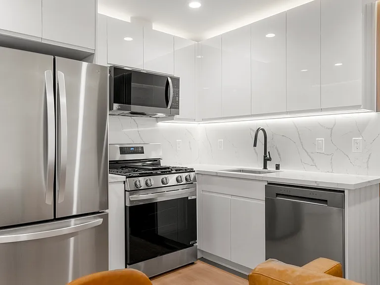 2520 Regent St #7 — Photo 3