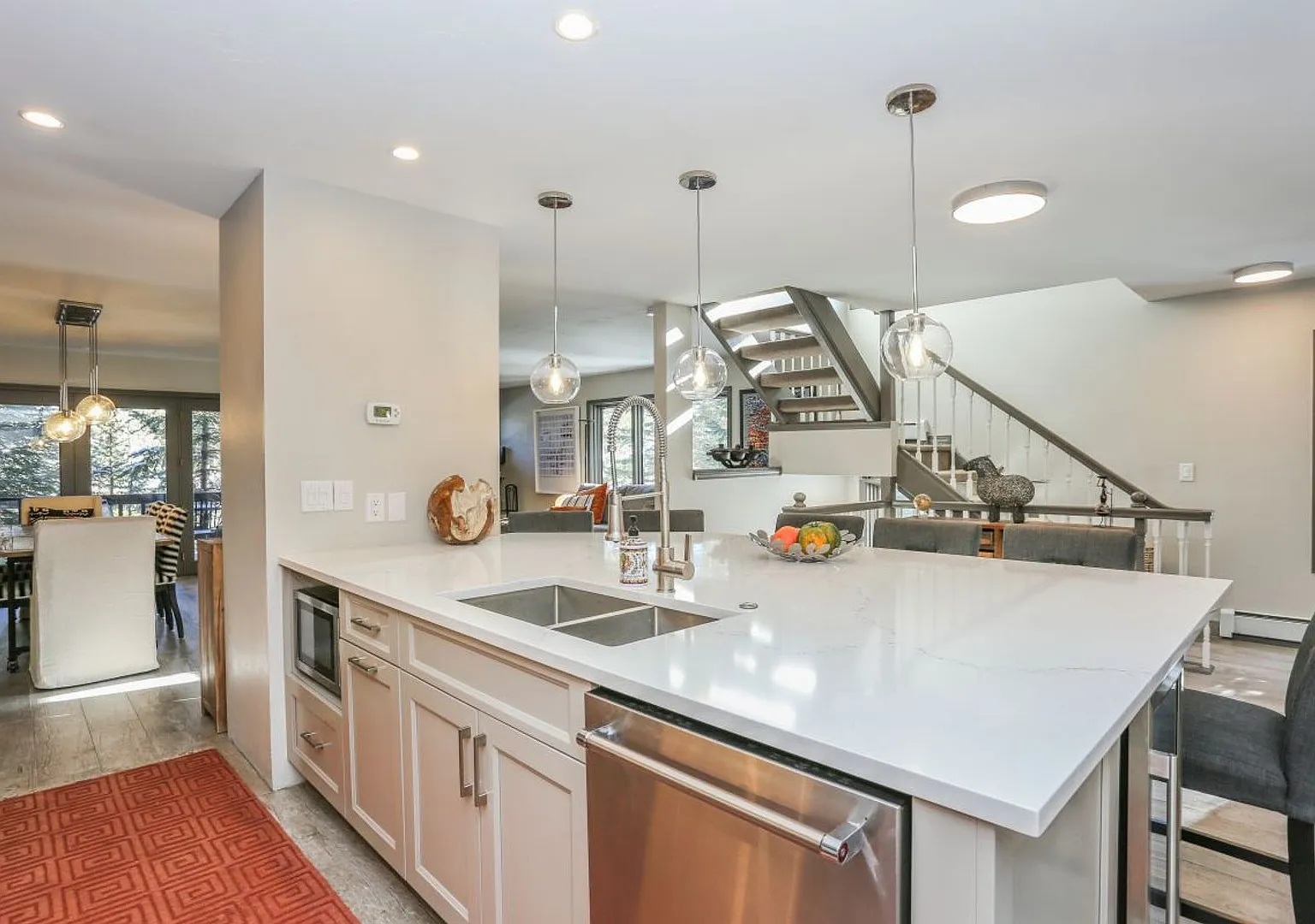 Beautiful 3 bed, 4 bath with garage in Frisco! Walk to main street! Winter rental! — Photo 2