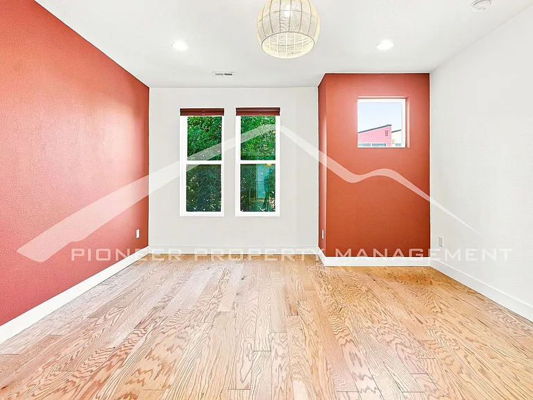 940 Navajo St — Photo 5