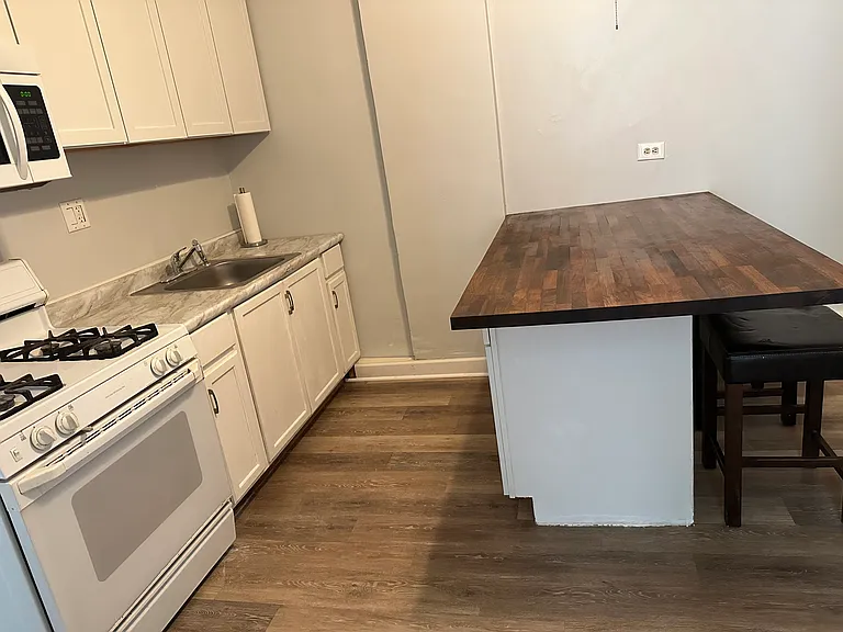 1237 S 51st Ave #2R — Photo 3