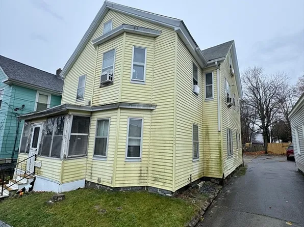 14 Pine St, Taunton, MA 02780