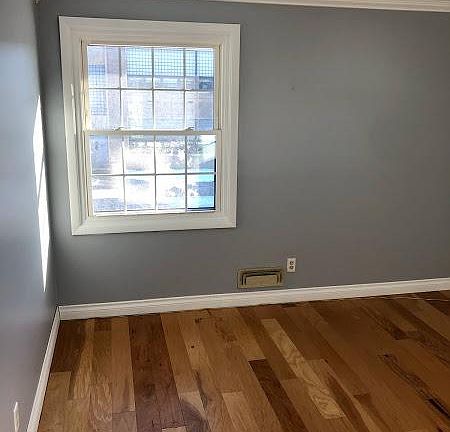 5th image of 84 Hansen Ave #7166486171