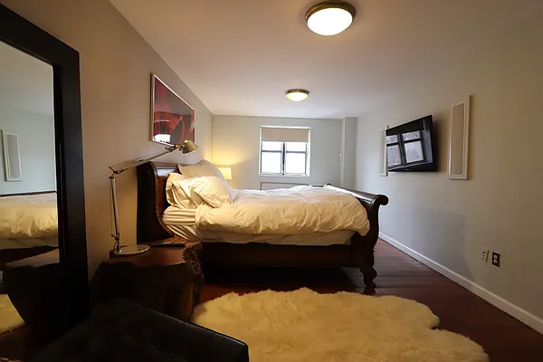 Rented by Highline Residential | media 38