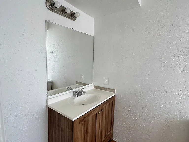 7901 Cambridge St — Photo 51