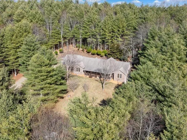 181 Borderline Rd NW, Willis, VA 24380