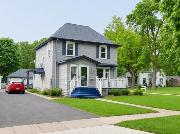 529 7th St NW, Willmar, MN 56201