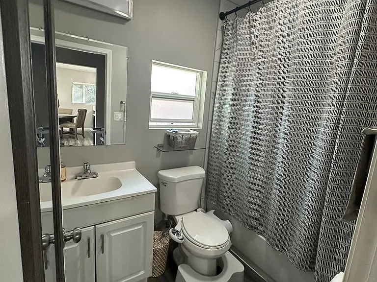129 Norton Ave — Photo 32