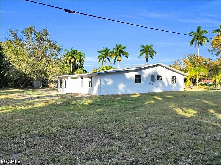 356 New York Dr — Photo 32