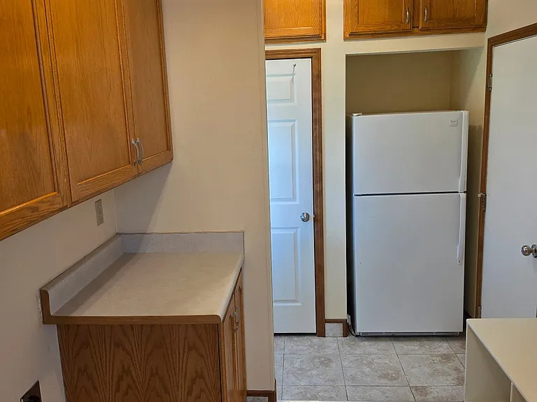 327 W 765 S — Photo 4