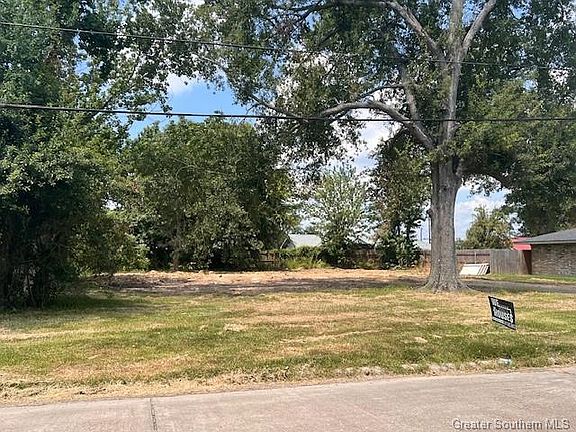 5th image of 424 Louisiana Ave