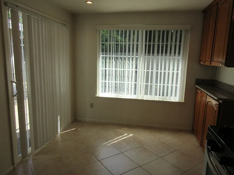 3325 Cahill Ct — Photo 5