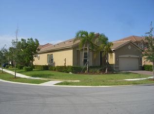19489 S Whitewater Ave, Weston, FL 33332