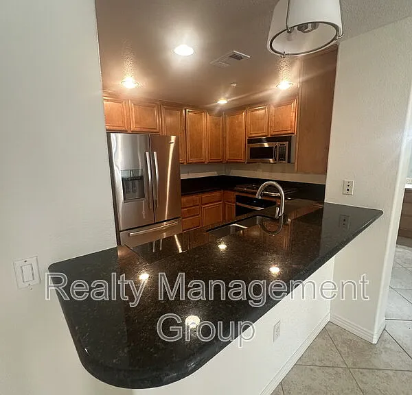 301 W G St #307 — Photo 4