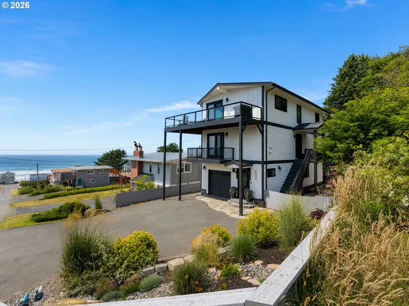 2035 NE 66th St, Lincoln City, OR 97367